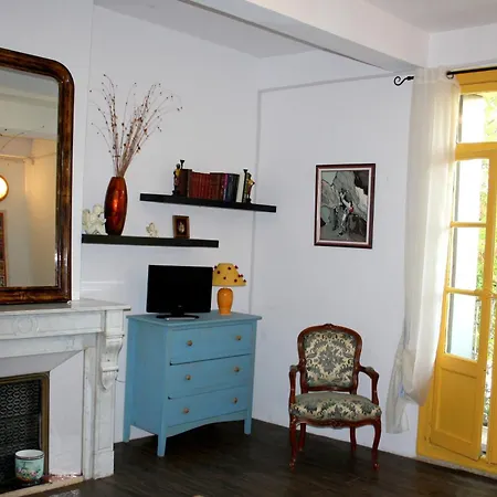 Bed and Breakfast Mas De Bellegou