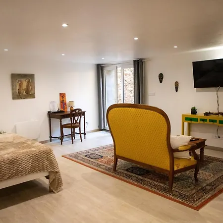 Mas De Bellegou Bed & Breakfast *